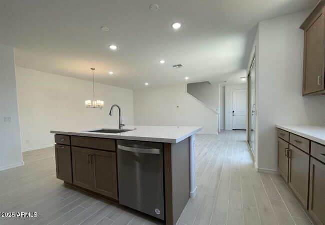 Building Photo - 15138 W Hadley St