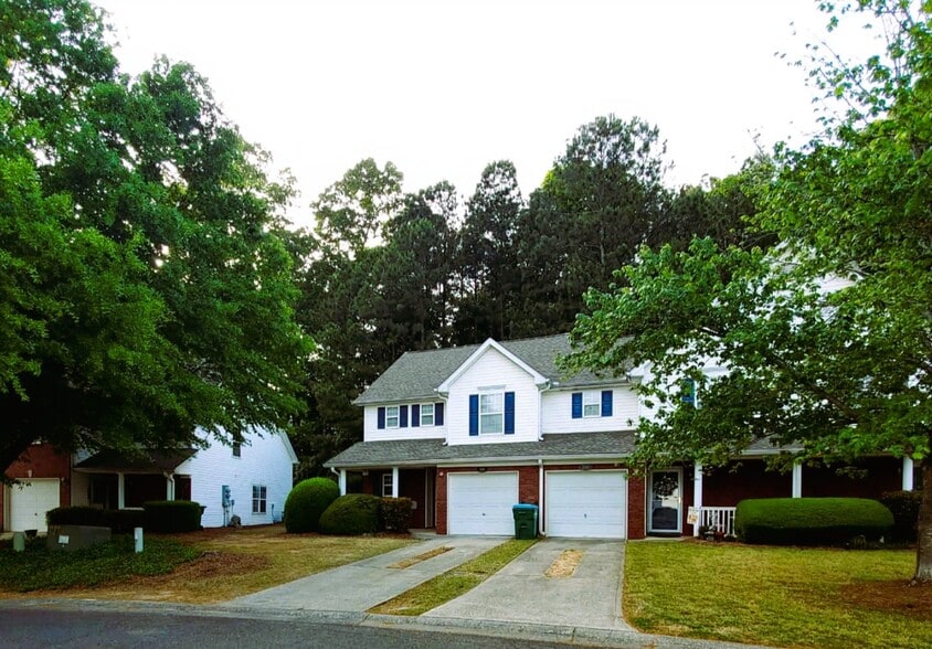 Building Photo - 300 Cottonwood Creek Cir