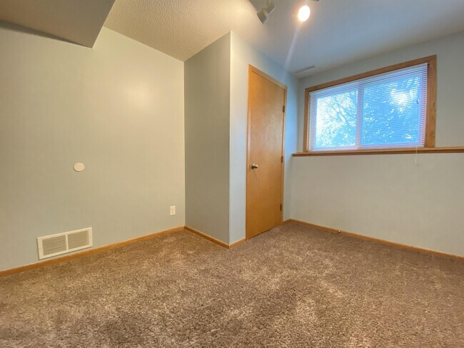 Building Photo - 3845 10th Ave SW