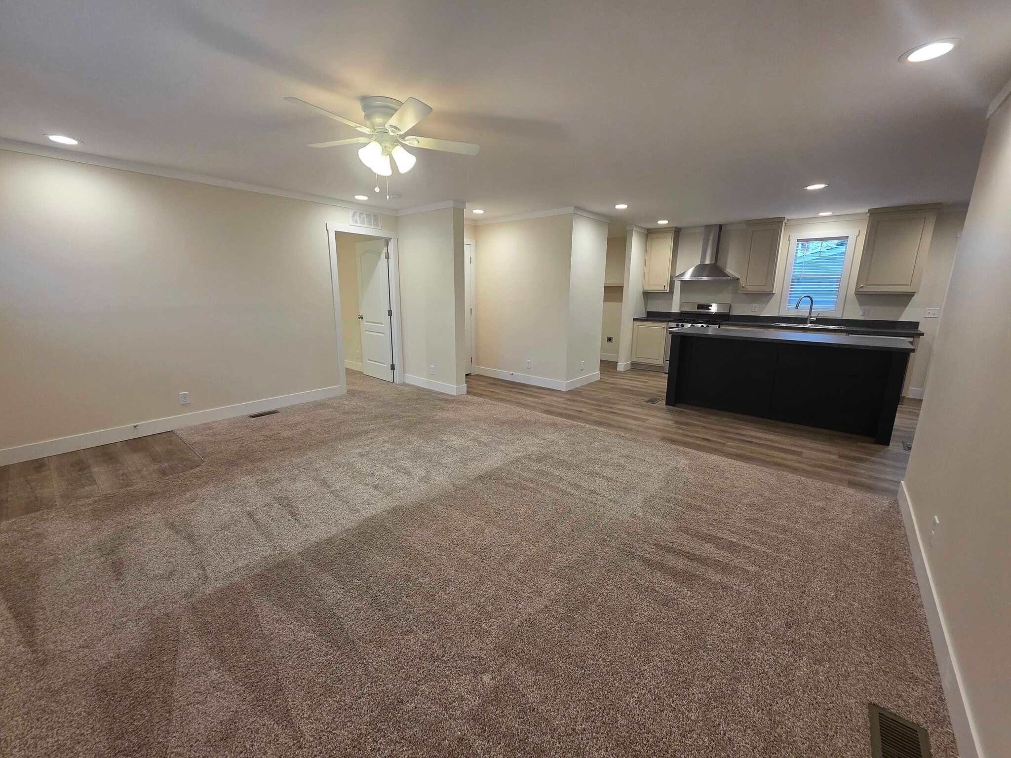 Building Photo - 3644 Chestnut St