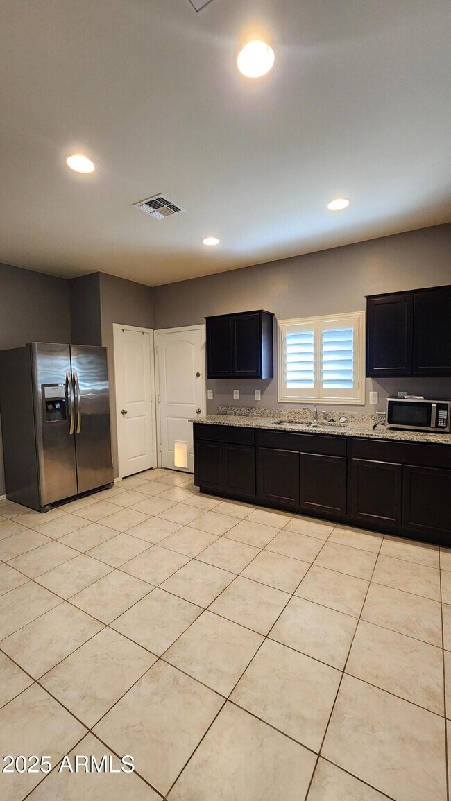 Building Photo - 42037 W Quinto Dr