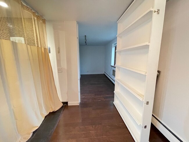Building Photo - Beautiful Apartment with Gas fireplace on Lake Harriet