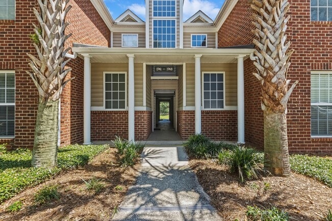 Building Photo - 1745 Wyngate Cir