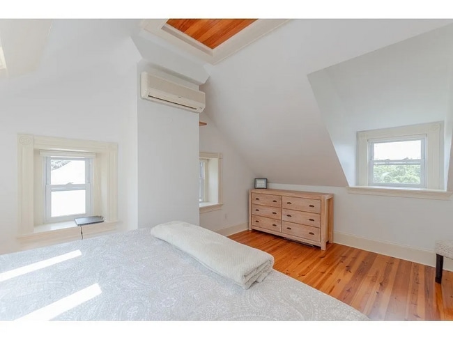 Building Photo - 35 Grandview Ave