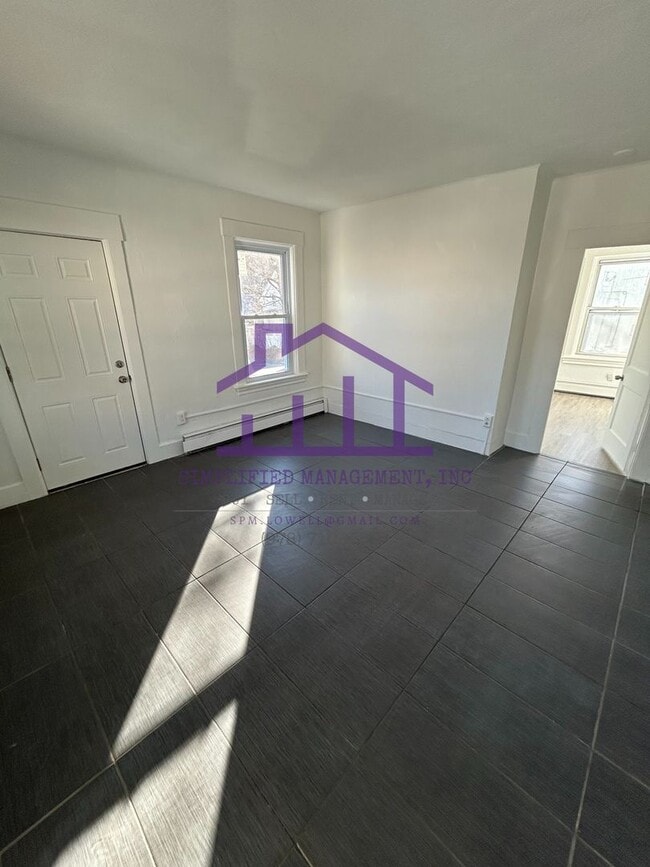 Building Photo - 221 Regan St