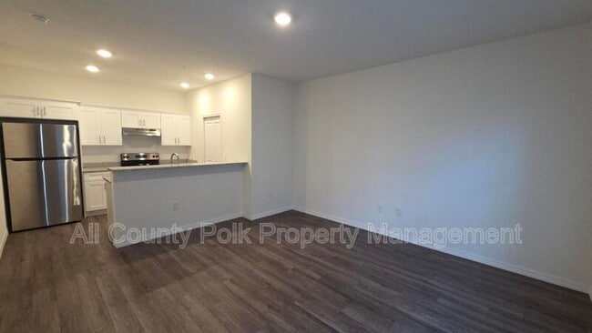 Building Photo - 915 Ariana St