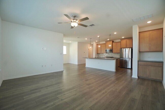 Building Photo - 1610 Iberville Dr