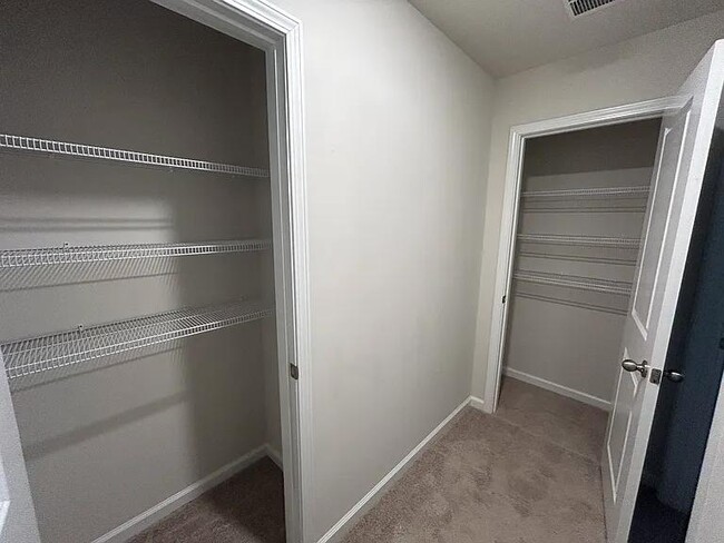Building Photo - 324 vaccaro Dr