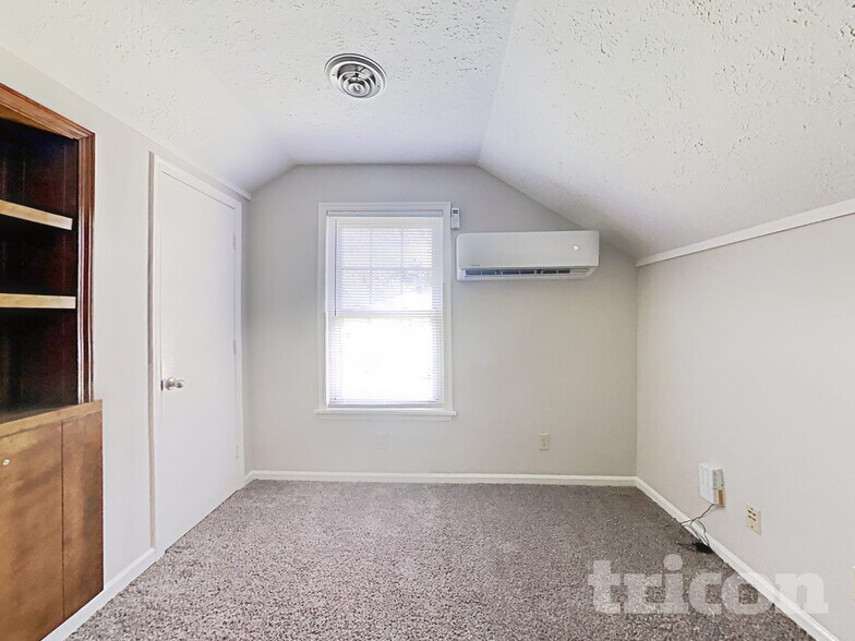 Building Photo - 572 San Ricardo Dr