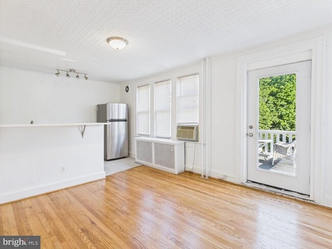 Building Photo - 205 E 33rd St