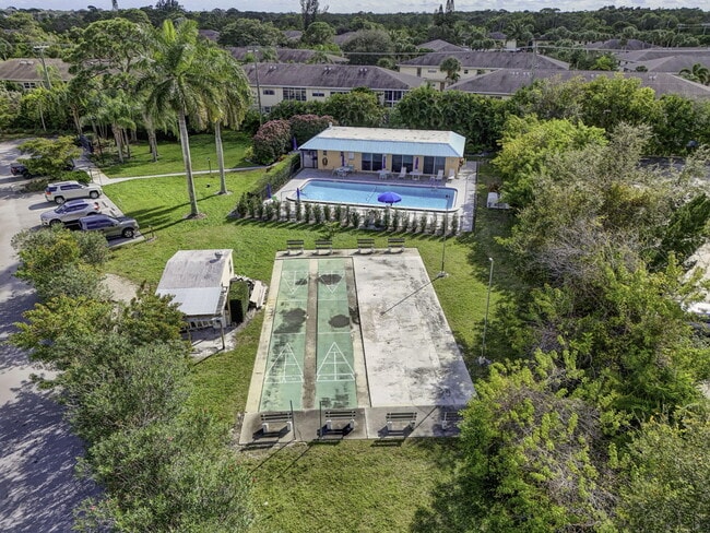 Building Photo - 2950 SE Ocean Blvd