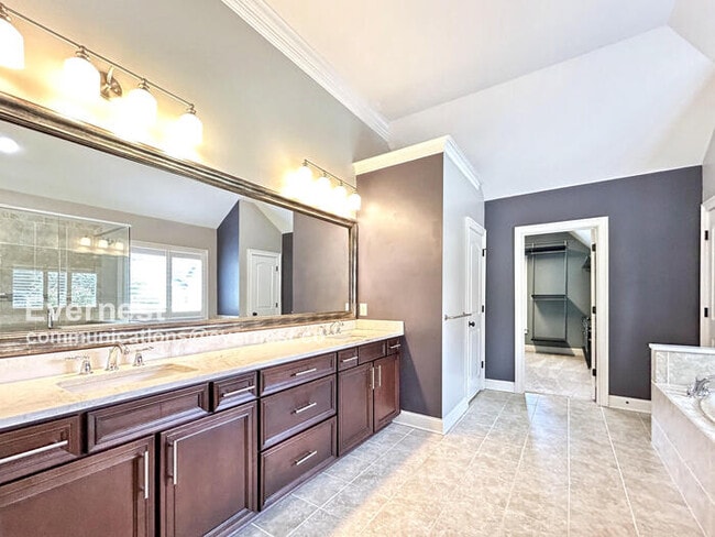 Building Photo - 1070 Windfaire Pl