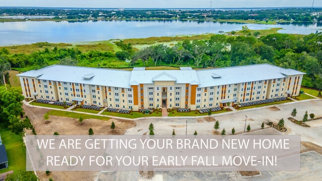 Building Photo - Saunders Lakefront Living