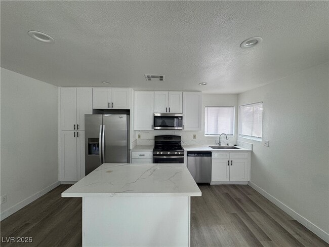 Building Photo - 4045 N Elkridge Dr