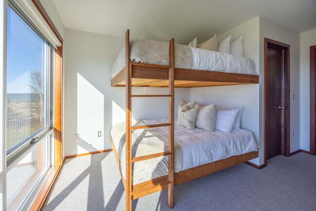 Building Photo - 11988 Cabana Shores Dr