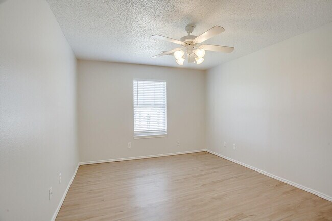 Building Photo - 9708 Avenue U