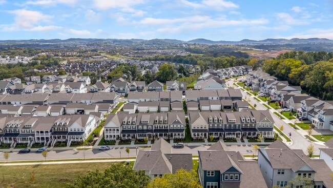 Building Photo - Now available in the highly desirable Lockwood Glen community in Franklin