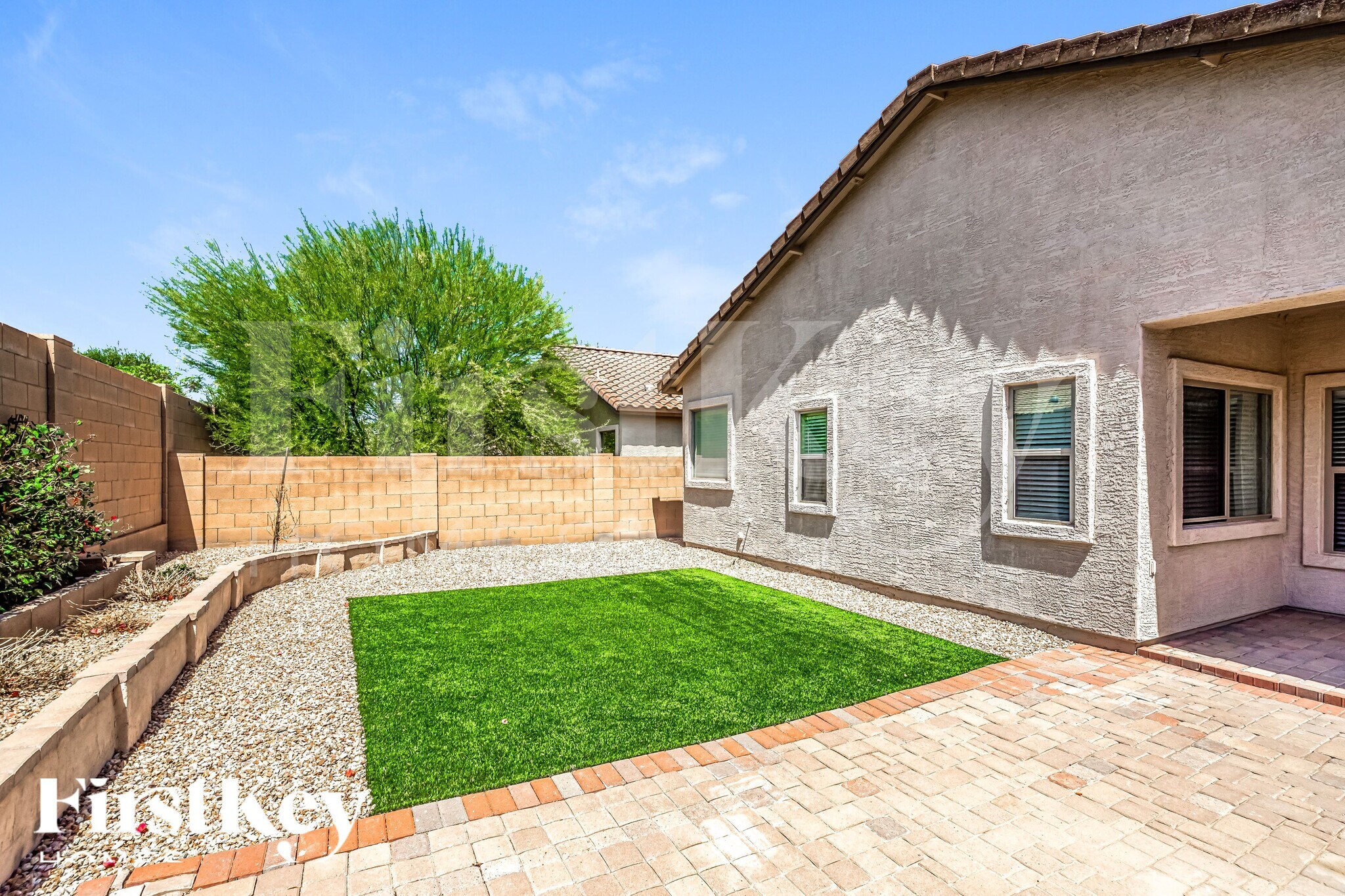 Building Photo - 931 W Oak Tree Ln