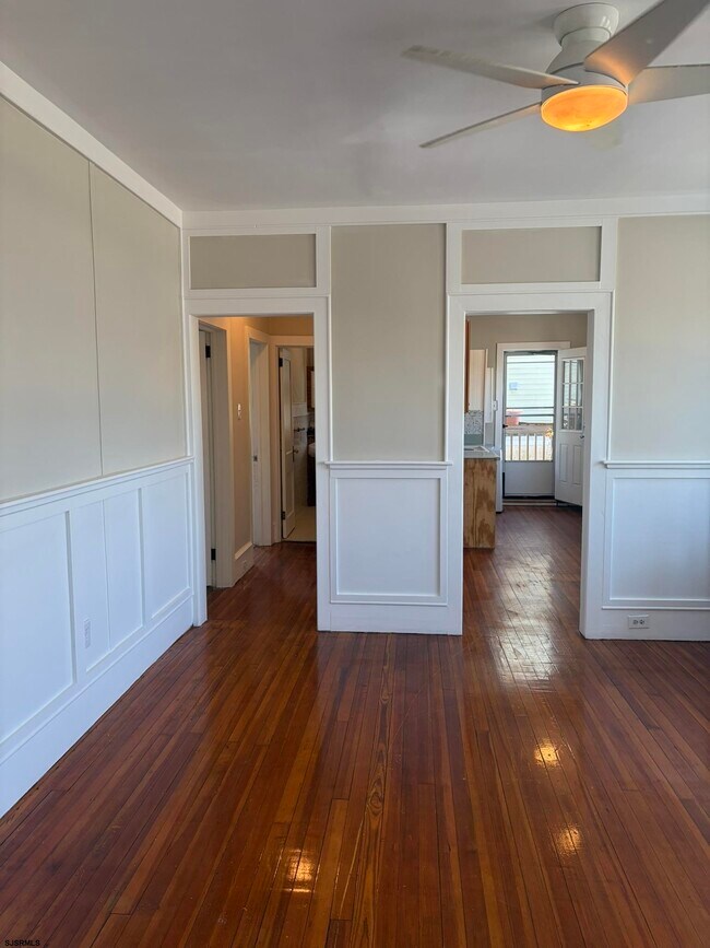 Building Photo - 6750 Ventnor Ave