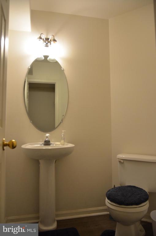 Building Photo - 43060 Francis Square