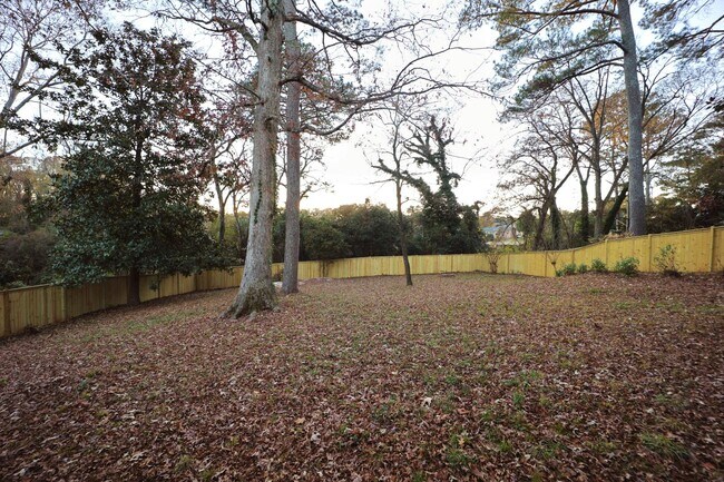 Building Photo - 1981 Brannen Rd SE
