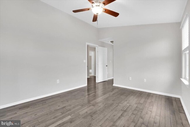 Building Photo - 4542 Superior Square
