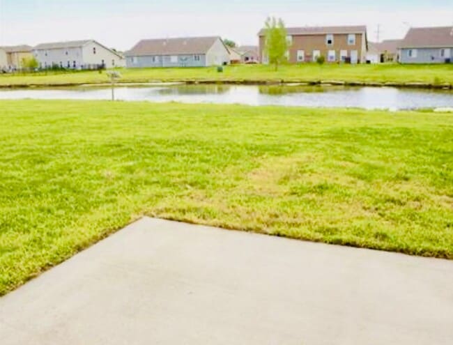 Building Photo - Spacious 4 Bed / 2.5 Bath in Quiet Neighborhood