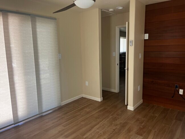 Building Photo - 40642 Sierra Dr