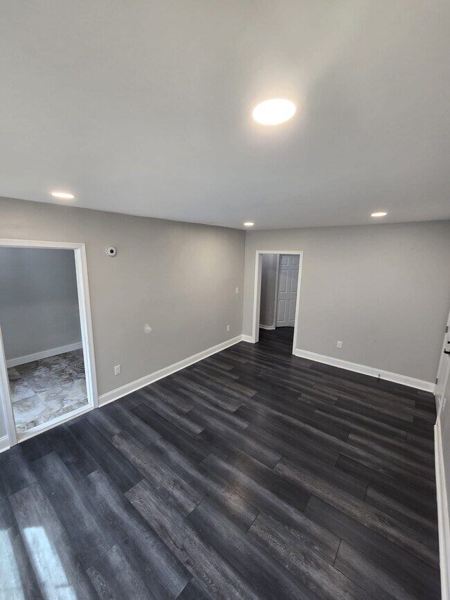 Building Photo - 4020 Edgewood Rd