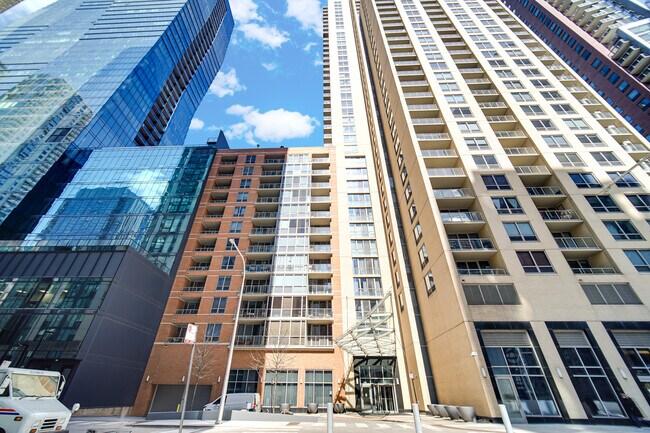 Building Photo - 420 E Waterside Dr