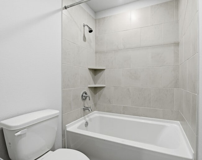 Building Photo - 4011 Ancient Honor Dr