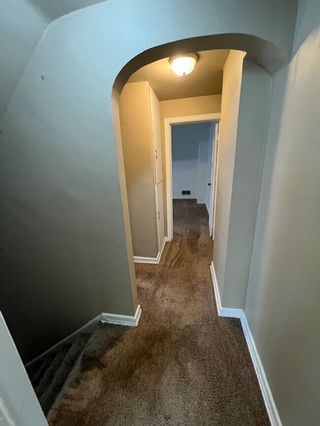 Building Photo - 125-131 Chase Rd