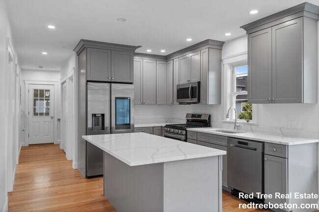 Primary Photo - 35 Farragut Ave