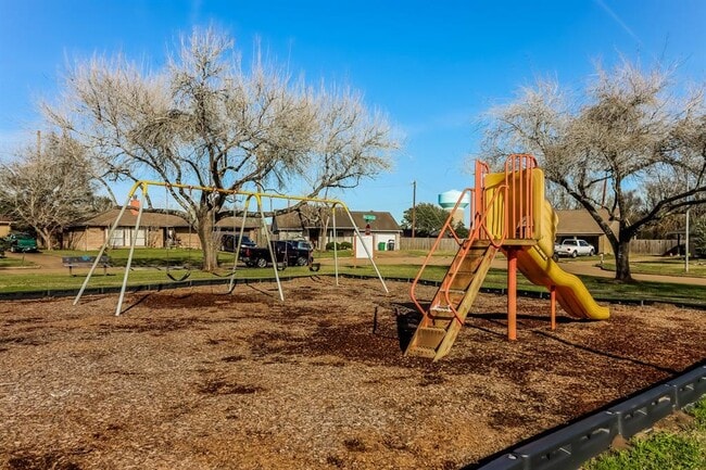 Building Photo - 16706 Quail Meadow Dr