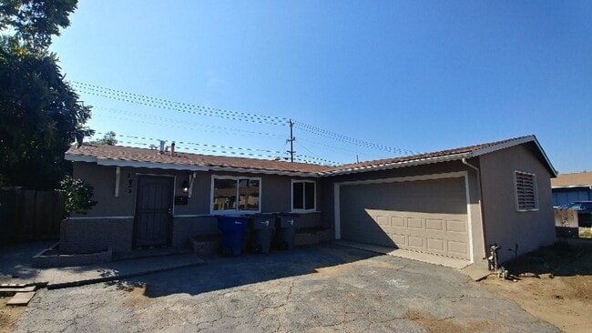 Primary Photo - Beautiful home. Apply today!