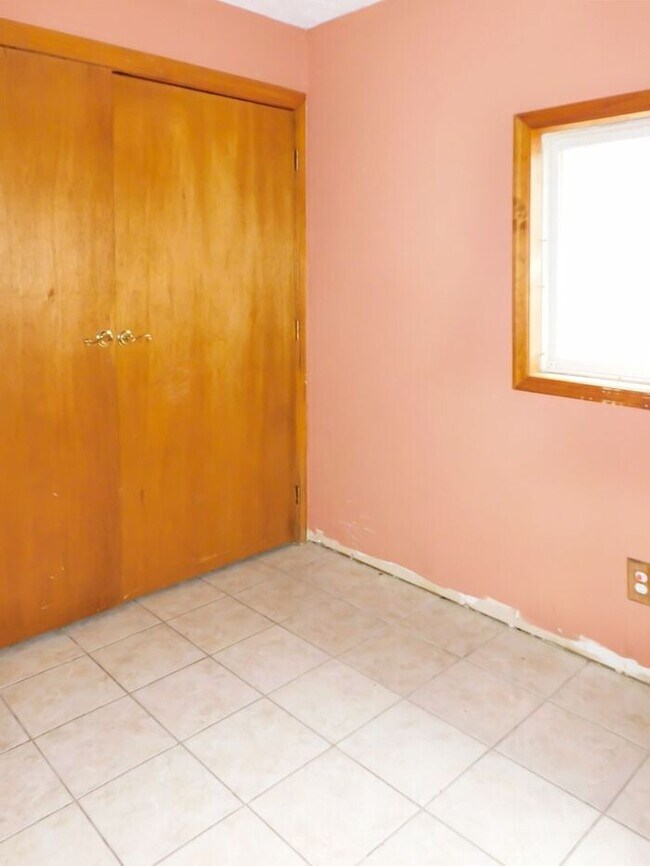Building Photo - 217 Pawnee Ln