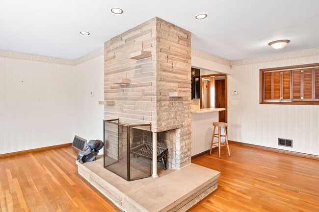 Building Photo - 1565 Garywood Ave