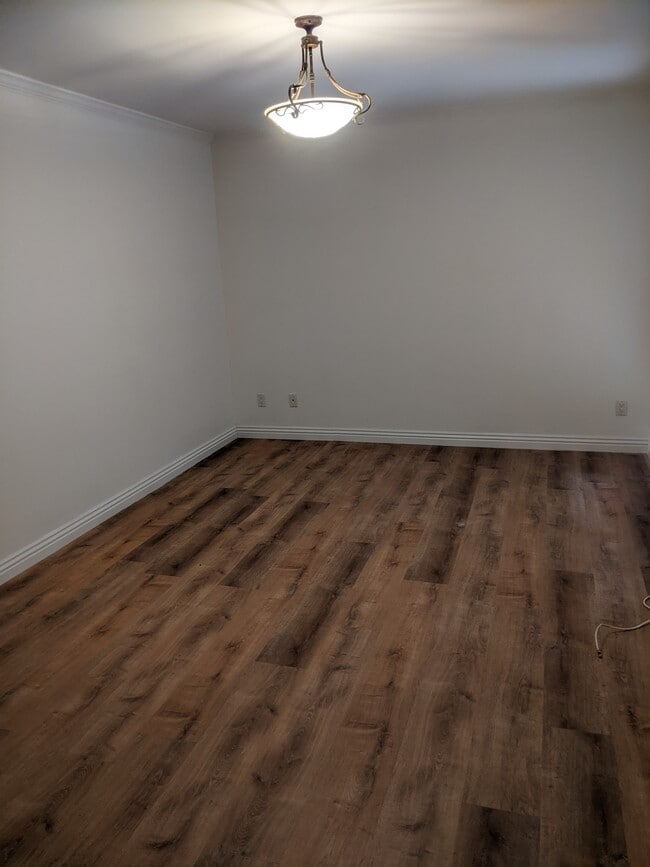 Master Bedroom - 415 Montana Ave