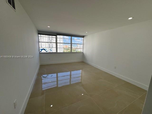 Building Photo - 18071 Biscayne Blvd