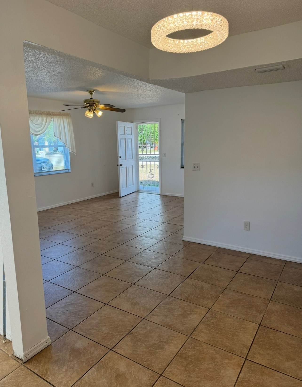 Building Photo - 3004 Oaklawn Ave