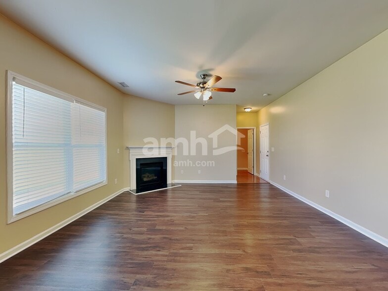 Building Photo - 88 Killington Dr