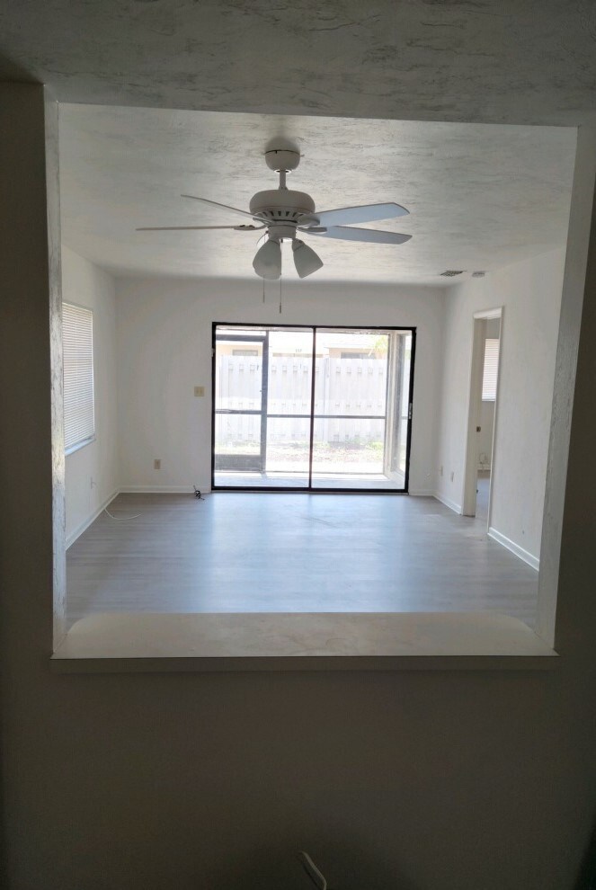 Building Photo - 27600 S View Dr