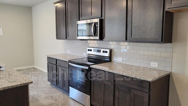 Building Photo - 2440 Ayers Dr