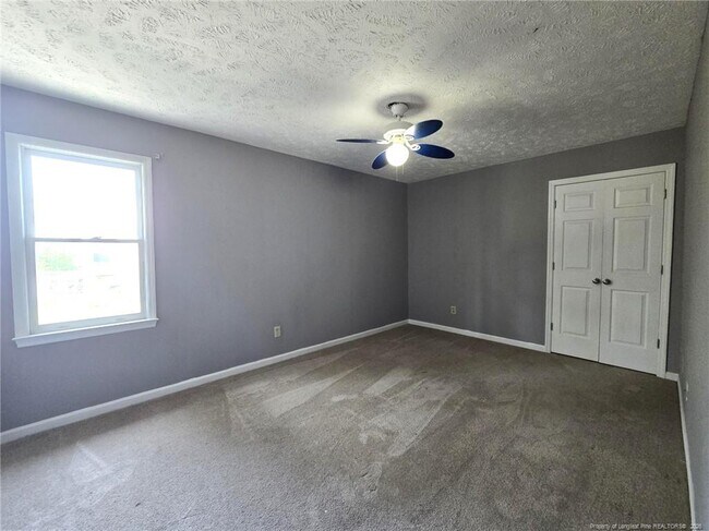 Building Photo - 7132 Dayspring Dr