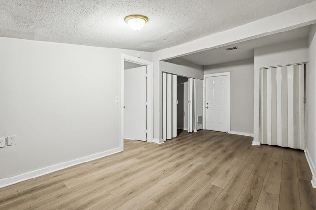 Building Photo - 4953 Bataan Rd