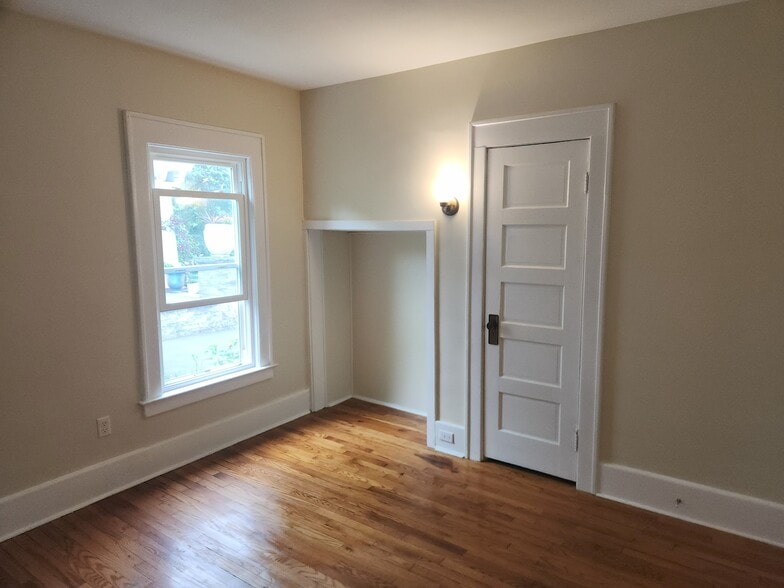 Building Photo - 169 Shotwell Park