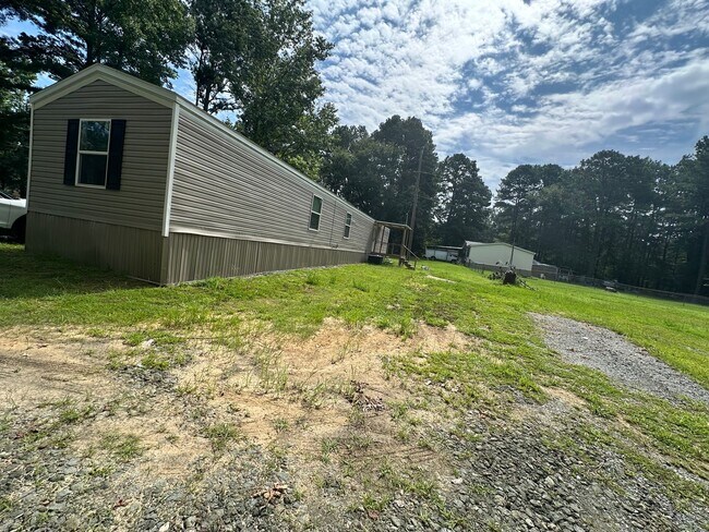 Building Photo - 615 Adalynn Pvt Ln