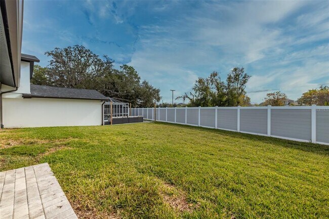 Building Photo - 23700 Lake Hills Dr