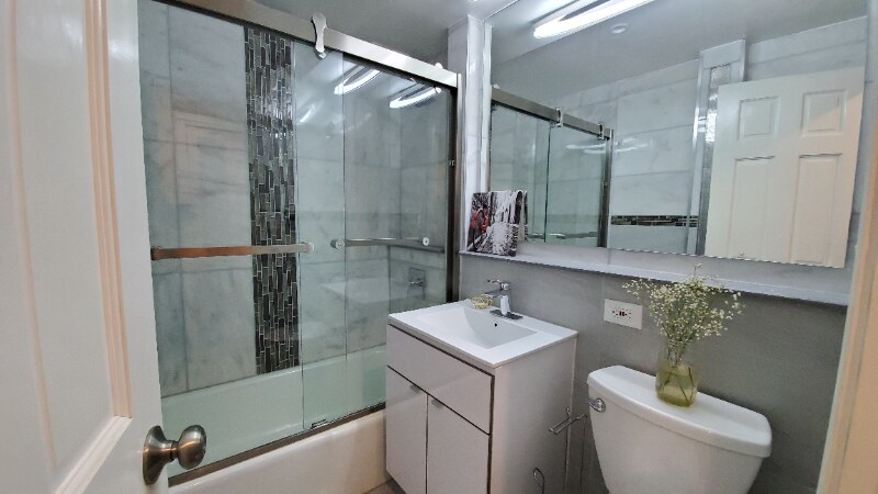 Building Photo - 1628 2nd Ave