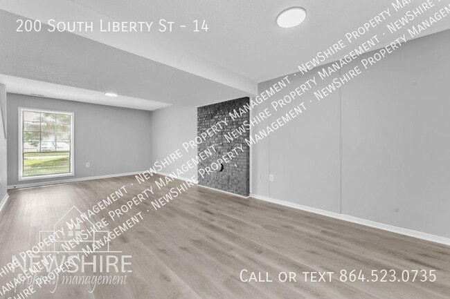 Building Photo - 200 S Liberty St